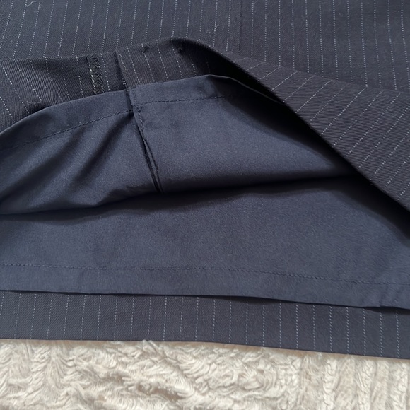 Banana Republic lined skirt, navy pinstripe, Size 4, New with tags - Picture 6 of 16